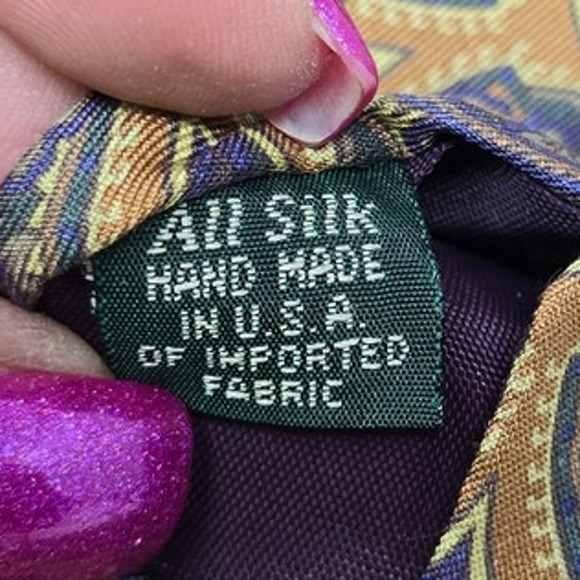 Robert's Executive Accessories Made in USA 100% Silk Tie - Picture 4 of 4